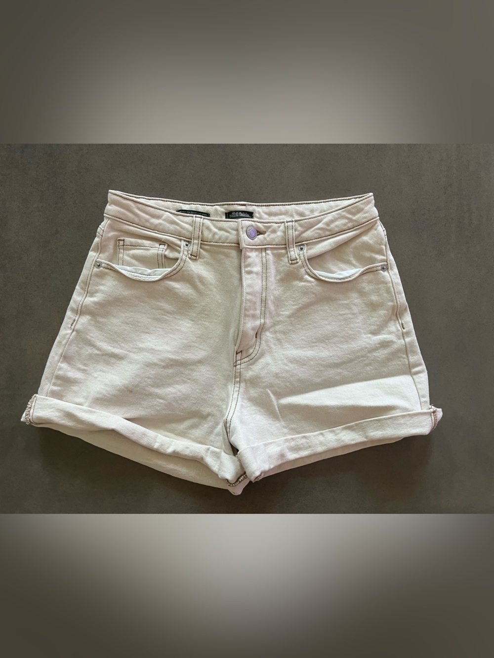 Wild Fable - High-Rise cream colored Denim Shorts - Classic Summer Staple Size 6